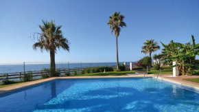 Lovely frontline beach apartment, Sitio De Calahonda